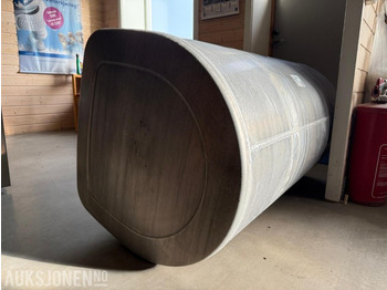 Truck 2023 Dieseltank 530 L 70x70x130 - Montert på Volvo FH 2023 D-Shaped: picture 4