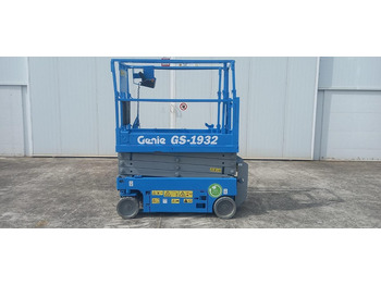 Scissor lift GENIE