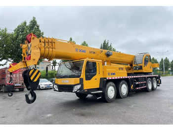 Mobile crane XCMG