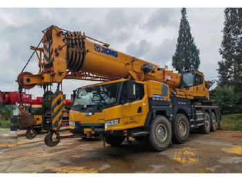 Mobile crane XCMG