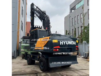 Wheel excavator HYUNDAI