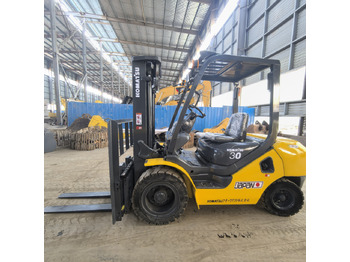 Diesel forklift Komatsu FD30 Forklift: picture 5 Diesel forklift Komatsu FD30 Forklift: picture 5
