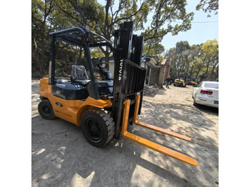 Diesel forklift Toyota FD30 Forklift: picture 5