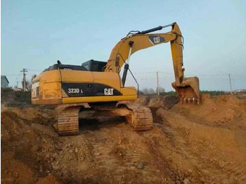Excavator CATERPILLAR 323D