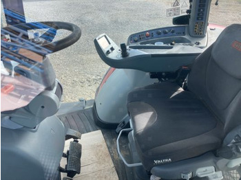 Farm tractor Valtra S293: picture 4