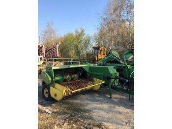 Square baler JOHN DEERE