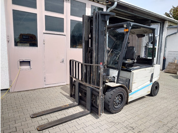 Electric forklift Hyundai 40B-9: picture 3