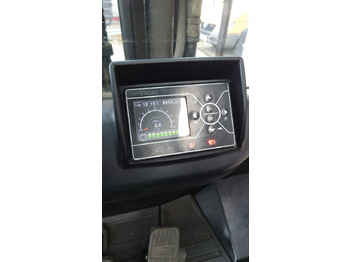 Electric forklift Hyundai 40B-9: picture 2