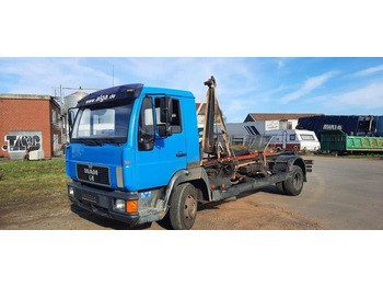 Hook lift truck MAN L2000
