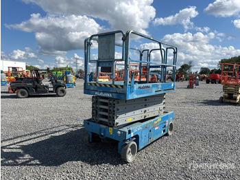 Scissor lift GENIE