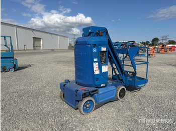 Vertical mast lift HAULOTTE
