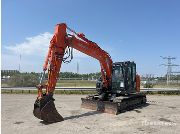 Crawler excavator HITACHI ZX135