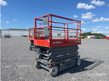Scissor lift SKYJACK