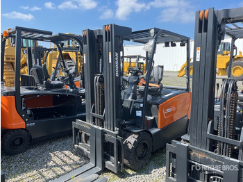 Electric forklift DOOSAN
