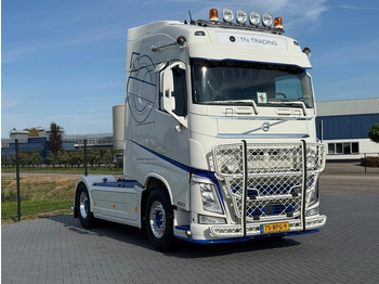 Tractor unit VOLVO FH13 460