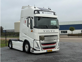 Tractor unit VOLVO FH13 460