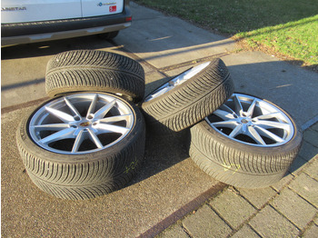 Wheel and tire package for Car Porsche 911 992 20-/21 Carrera S Winterbanden Set Wielen: picture 3 Wheel and tire package for Car Porsche 911 992 20-/21 Carrera S Winterbanden Set Wielen: picture 3