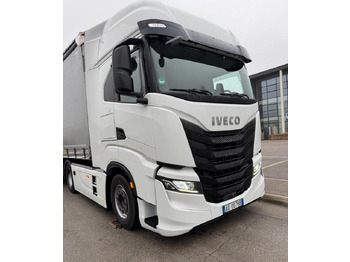 Tractor unit