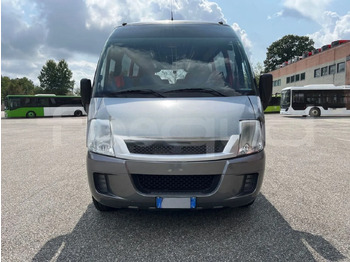 Coach Iveco Daily: picture 2 Coach Iveco Daily: picture 2