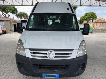 Coach Iveco Daily: picture 2