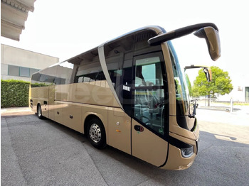 Coach MAN Lion's Coach