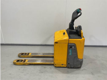 Pallet truck Jungheinrich ERE 120: picture 3