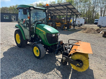 Compact tractor John Deere 3720 M/ Hydraulisk kost: picture 2
