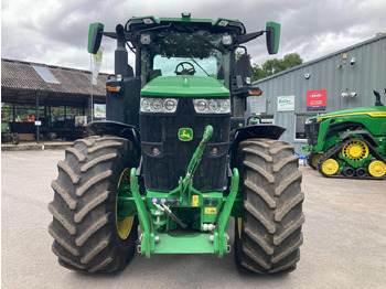 Farm tractor John Deere 7R 270: picture 2