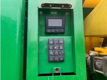 Sprayer John Deere R4040i: picture 3
