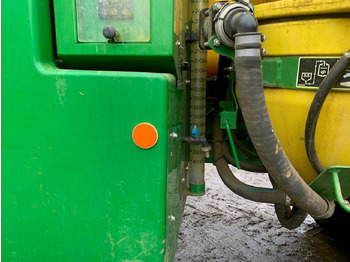 Sprayer John Deere R4040i: picture 4