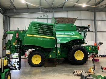 Combine harvester John Deere T670i: picture 2