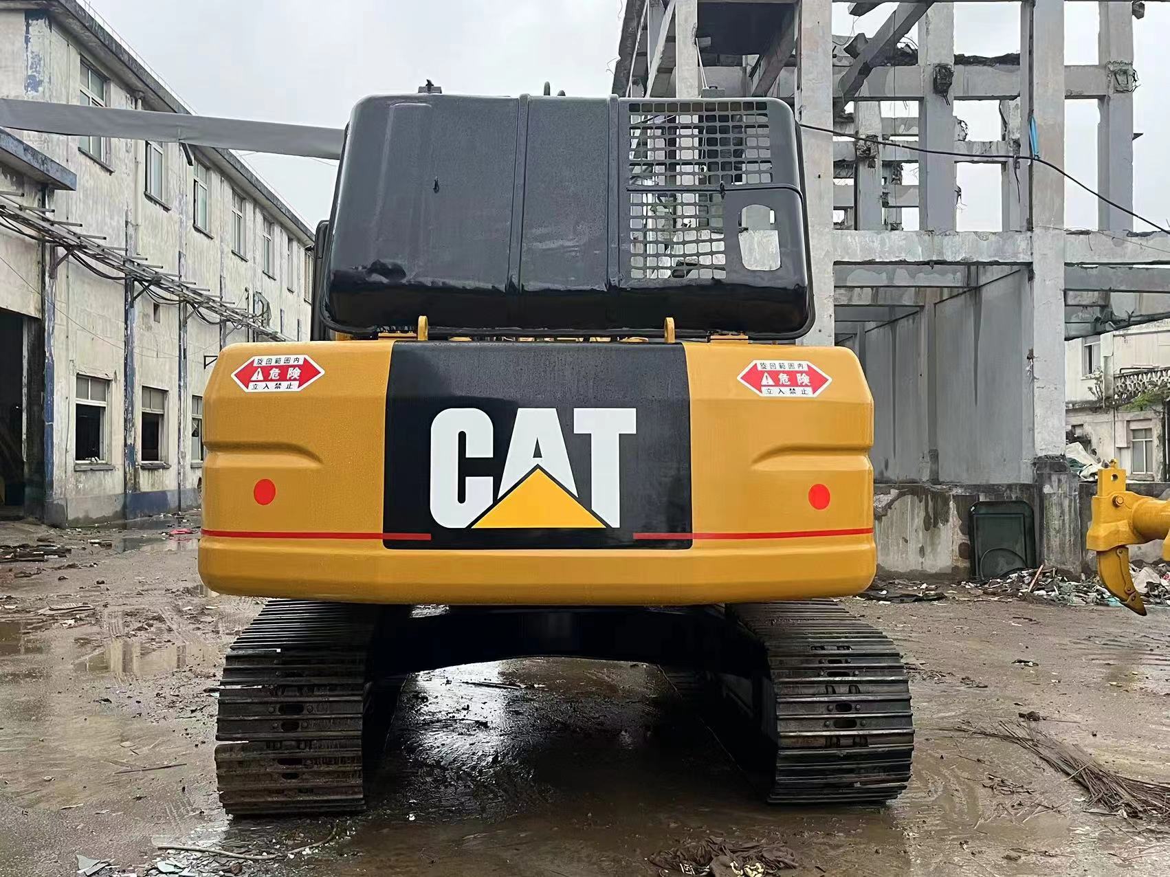 Crawler excavator CATERPILLAR 325BL: picture 4