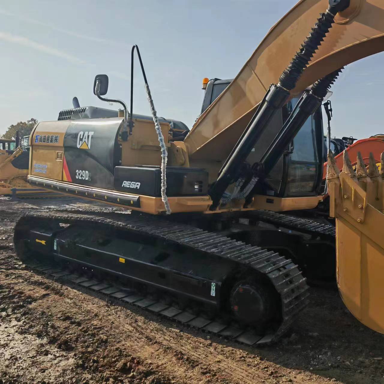 Crawler excavator CATERPILLAR 329D2: picture 4