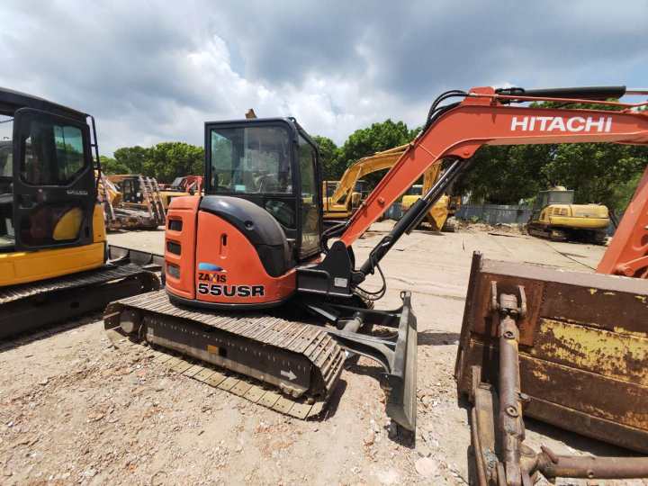 Mini excavator HITACHI ZX55USR: picture 3