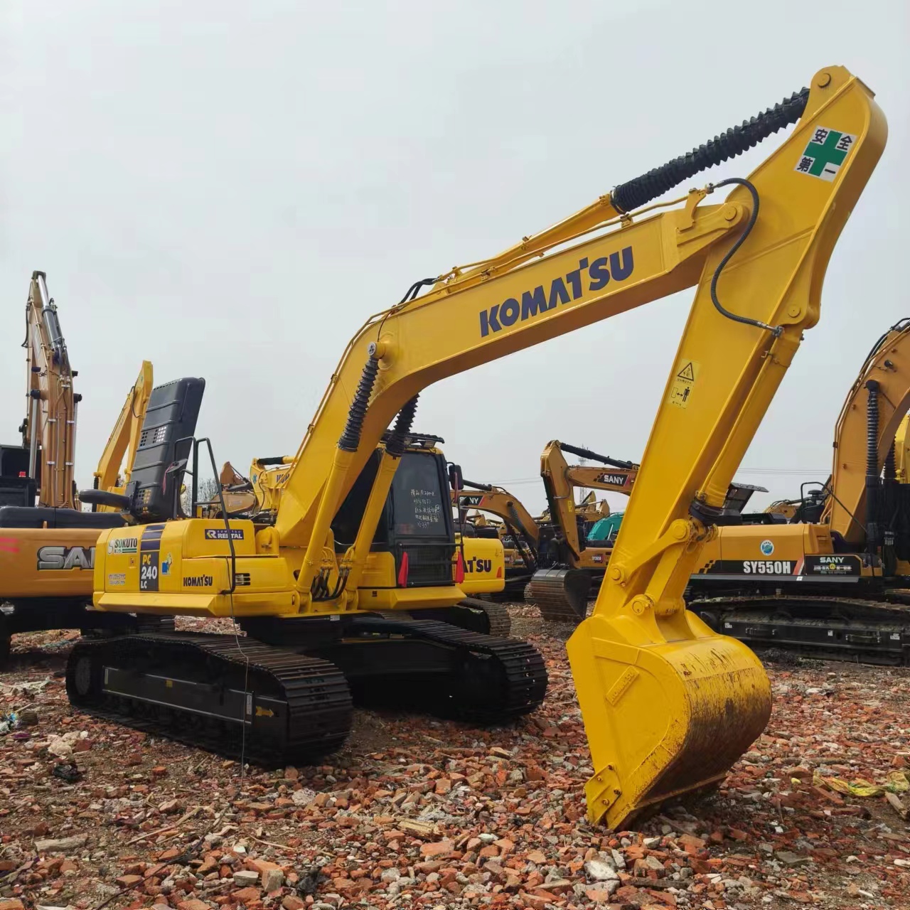 Crawler excavator KOMATSU PC240: picture 3