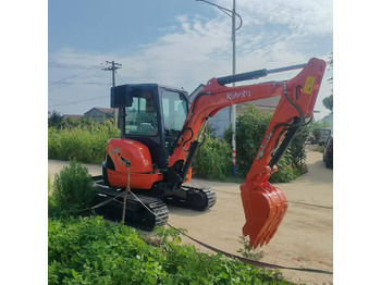 Mini excavator KUBOTA U35: picture 3