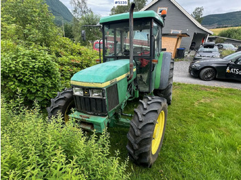 Farm tractor 2001 John Deere 5500: picture 2