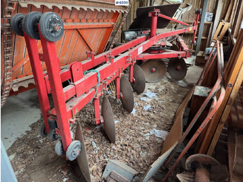 Hay and forage equipment