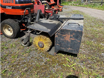 Garden mower 2000 Kubota G1700//Sitteklipper med feier og oppsamler: picture 5 Garden mower 2000 Kubota G1700//Sitteklipper med feier og oppsamler: picture 5