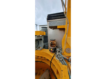 Tower crane LIEBHERR