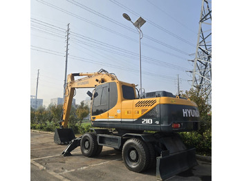 Wheel excavator HYUNDAI R210
