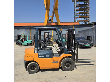 Diesel forklift Toyota FD30: picture 5