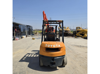Diesel forklift Toyota FD30: picture 3