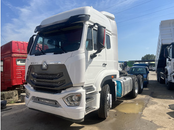 Tractor unit SINOTRUK