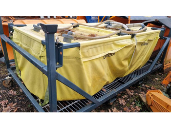 Tank container