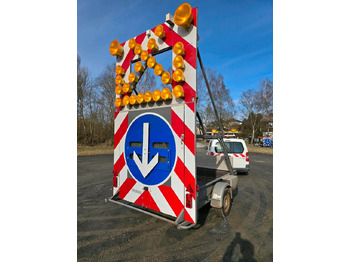 Trailer Nissen Absperrtafel VZ 616 FAT Verkehrsleittafel Horizont Verkehrssicherungsanhänger Verkehrsleitanhänger Verkehrsleittafel Verkehrssicherung: picture 5