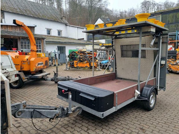 Trailer Nissen Absperrtafel Verkehrssicherungsanhänger Sperrwand VZ616: picture 2