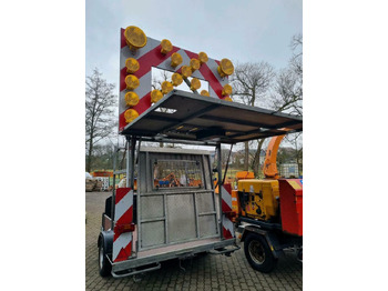 Trailer Nissen Absperrtafel Verkehrssicherungsanhänger Sperrwand VZ616: picture 5