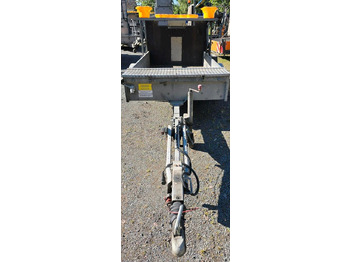 Trailer Nissen FAT LED B3 Absperrtafel VZ616 Verkehrsleittafel Verkehrssicherungsanhänger Verkehrsleittafel Horizont Trebbiner Sperrwand: picture 4
