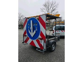 Trailer Nissen LED Absperrtafel FAT Verkehrsleittafel Verkehrssicherungsanhänger Verkehrsleitanhänger Sperrwand: picture 3